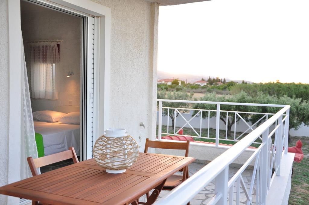 Phoenix Beachside Condos Kokkónion Extérieur photo
